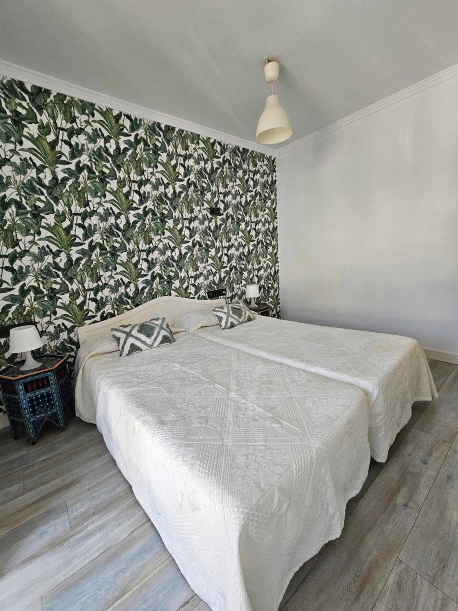 Pedregalejo Beach House Apartment Malaga Exterior photo